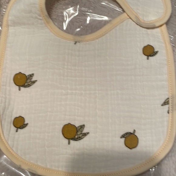Set of 8 NIB baby bibs - Picture 6 of 12